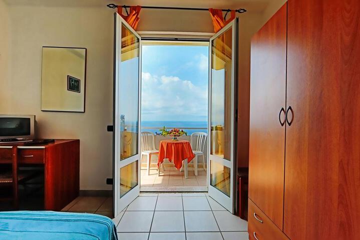 Room 15 of 45