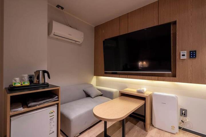 Room 15 of 31