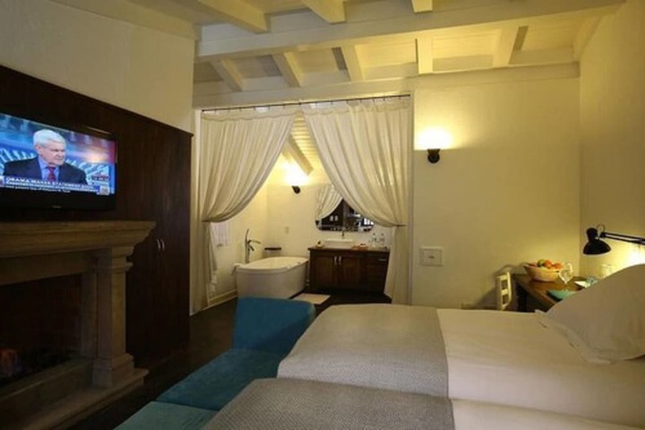 Room 51 of 55