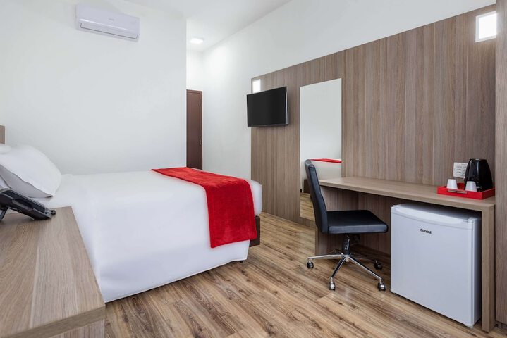 Room 18 of 43