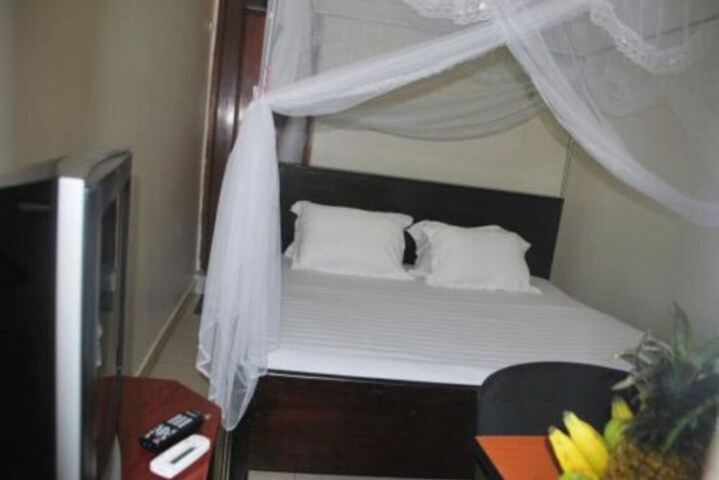 Room 2 of 20