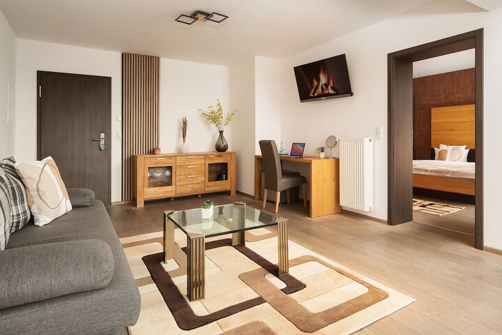 Room 16 of 48