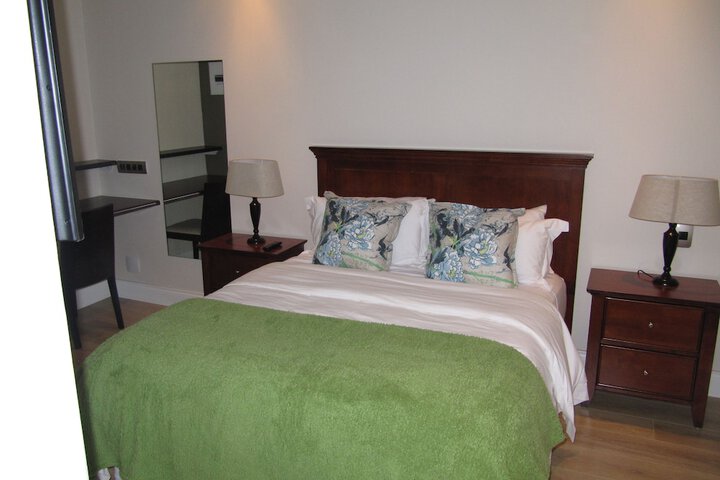 Room 4 of 94