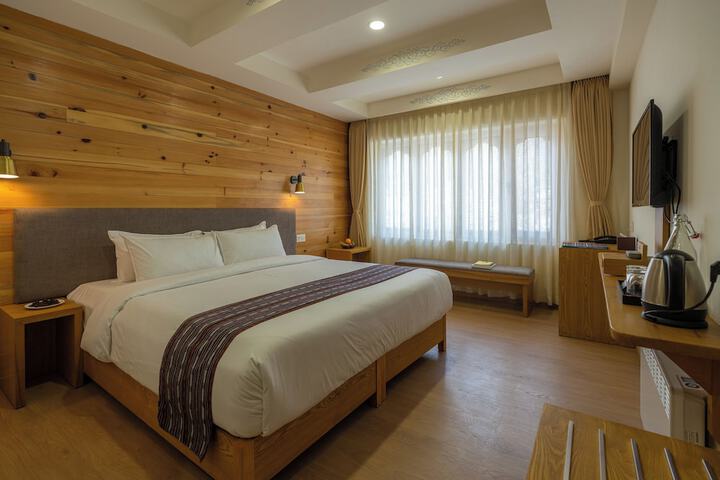 Room 13 of 23