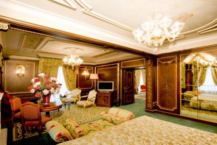 Room 13 of 60
