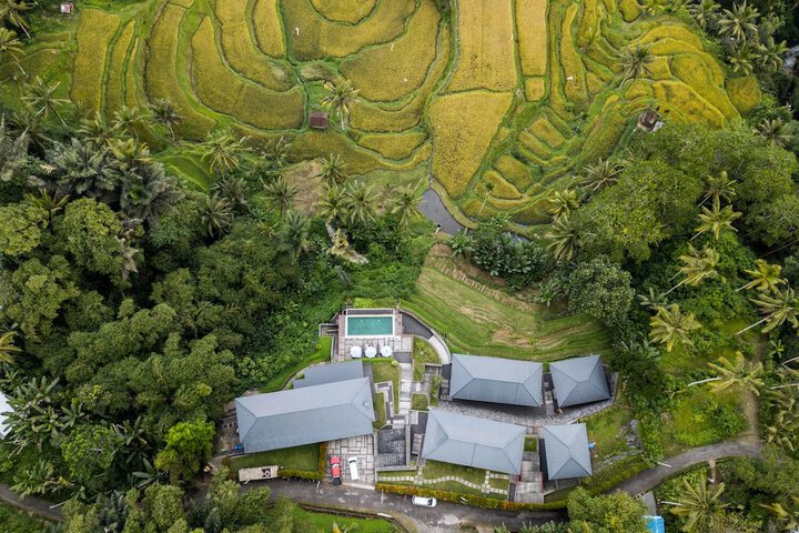 Suarapura Resort & Spa