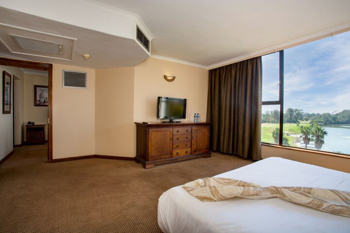 Room 5 of 65