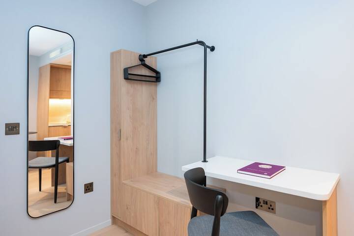 Room 10 of 52
