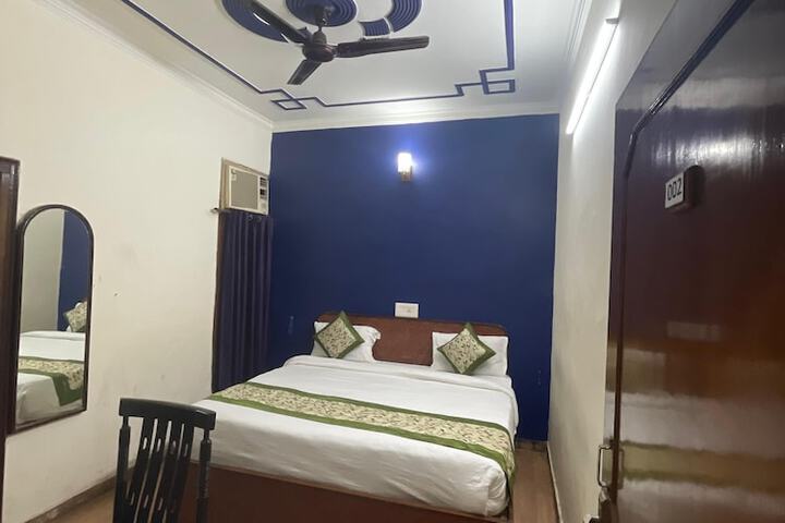 Room 14 of 19