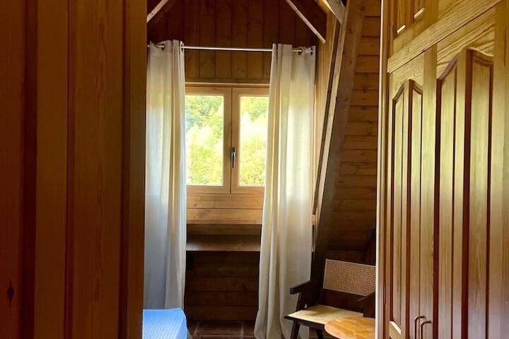 Room 2 of 17