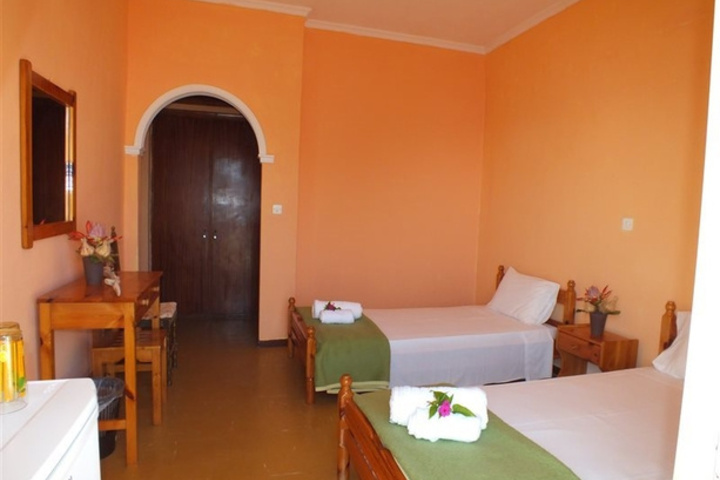 Room 2 of 6
