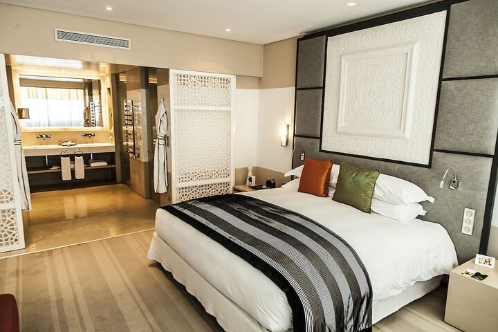 Room 4 of 153