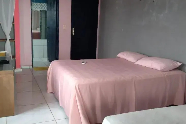 Room 4 of 12