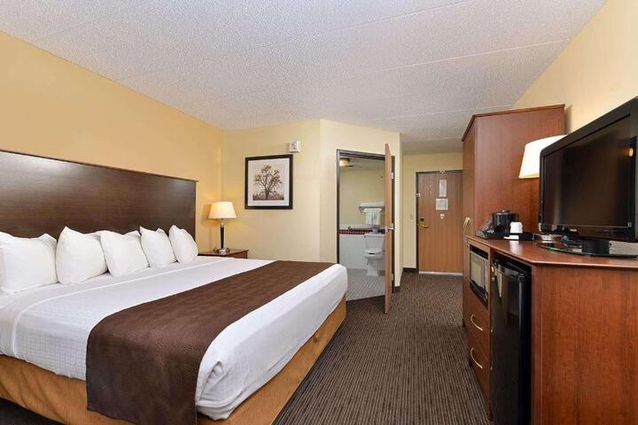 1 King Bed (13 of 21)