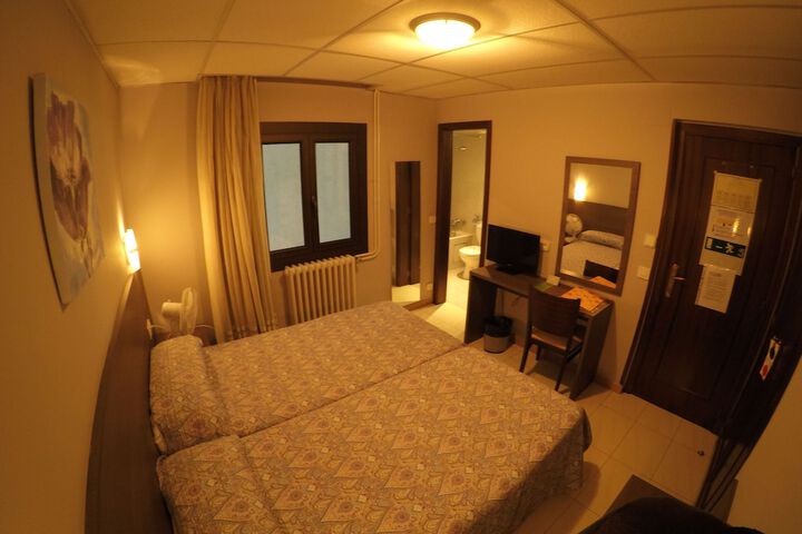 Room 11 of 67