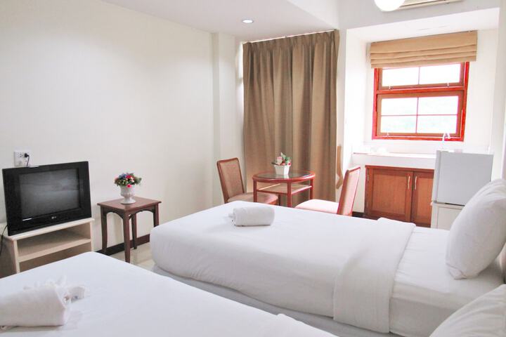 Room 35 of 87