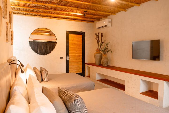 Room 10 of 26
