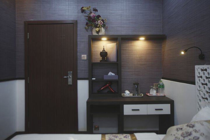 Room 12 of 21