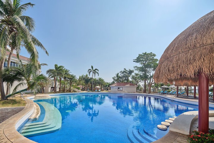 Pools & Facilities