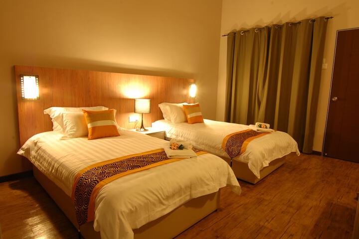Room 10 of 66