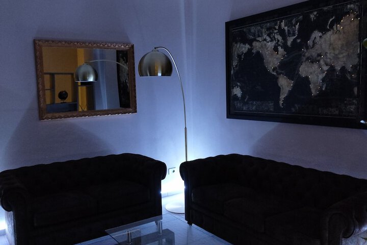 Lounge 24 of 30
