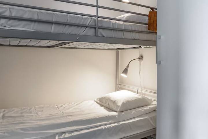 Room 375 of 865