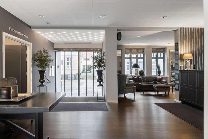 Lobby Photos