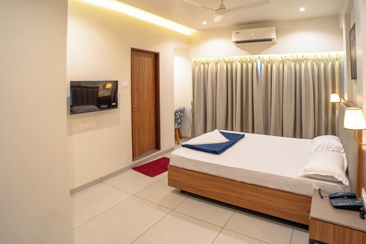 Room 9 of 25