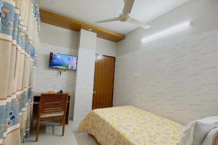 Room 5 of 45