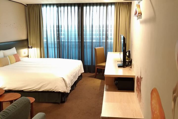 Room 32 of 92