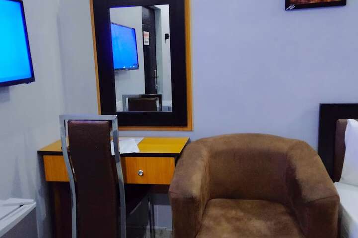 Room 3 of 36