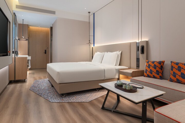 Room 25 of 79