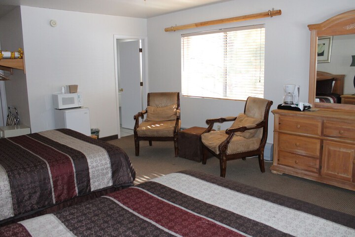 Room 25 of 104