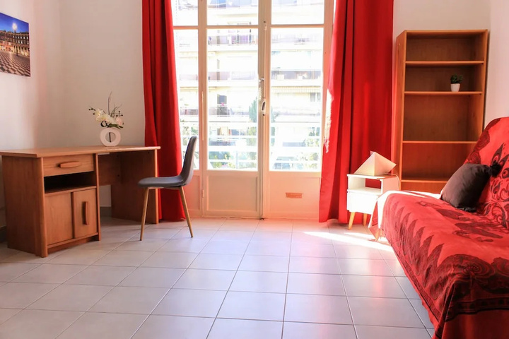 Room 9 of 13