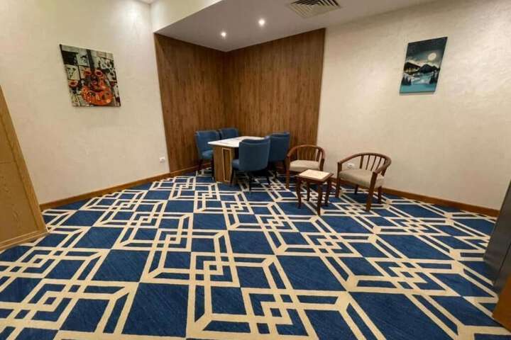 Room 10 of 37