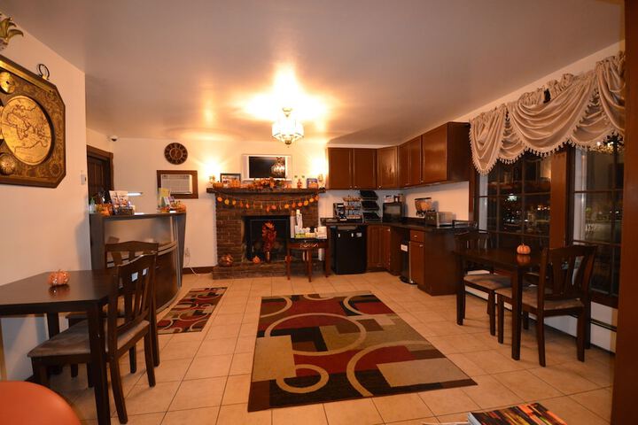 Breakfast area