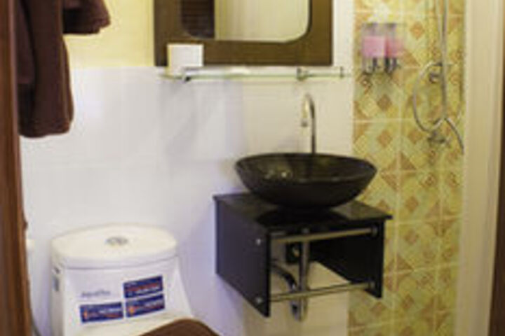 Room 3 of 18