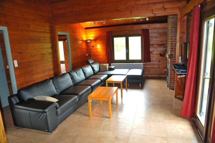 Room 12 of 23