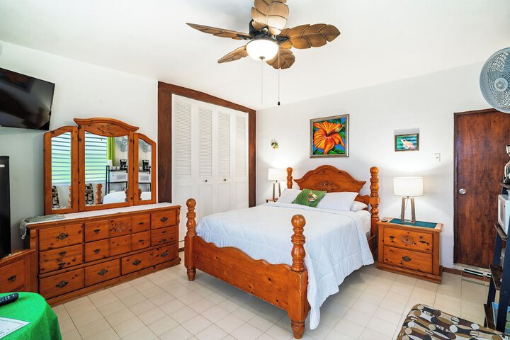 Room 3 of 48