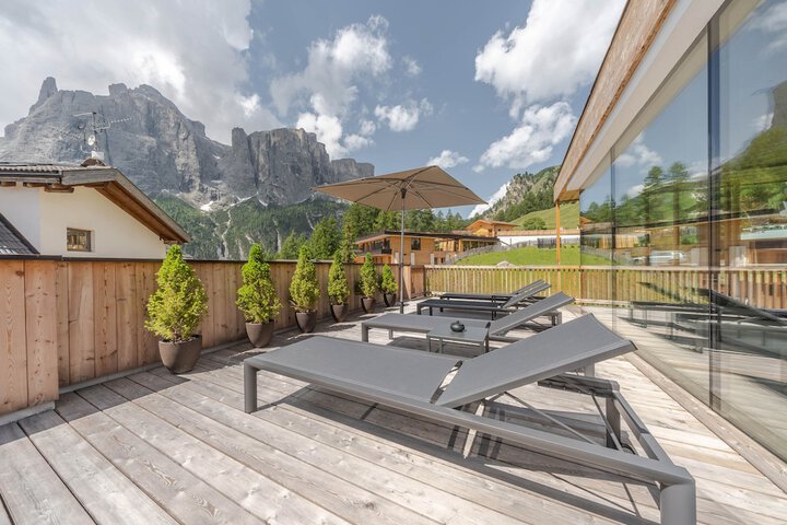 Sundeck 53 of 56