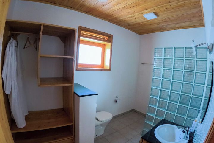 Room 44 of 69