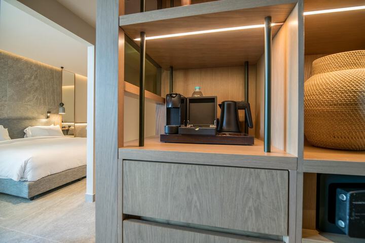 Room 152 of 332