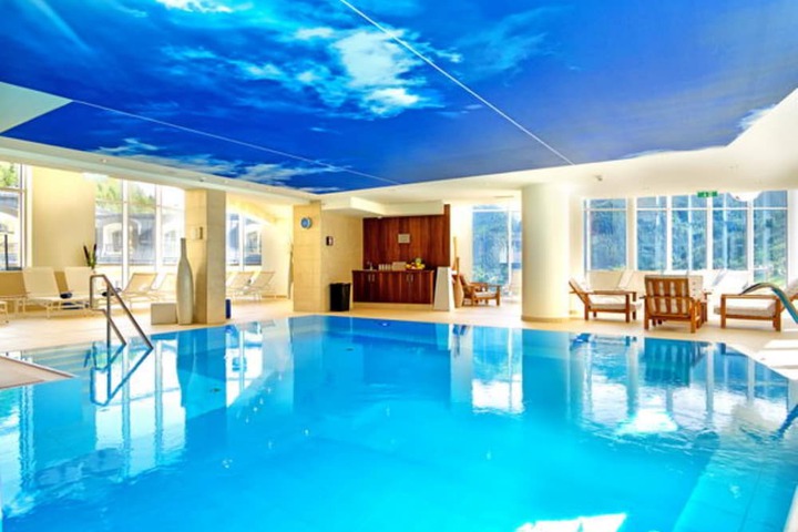 Hotel Pool