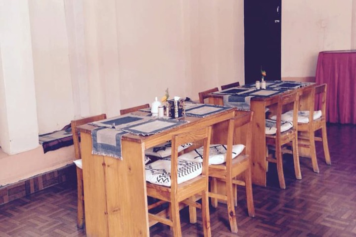Dining 15 of 20