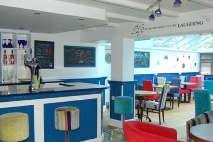 Photo 11