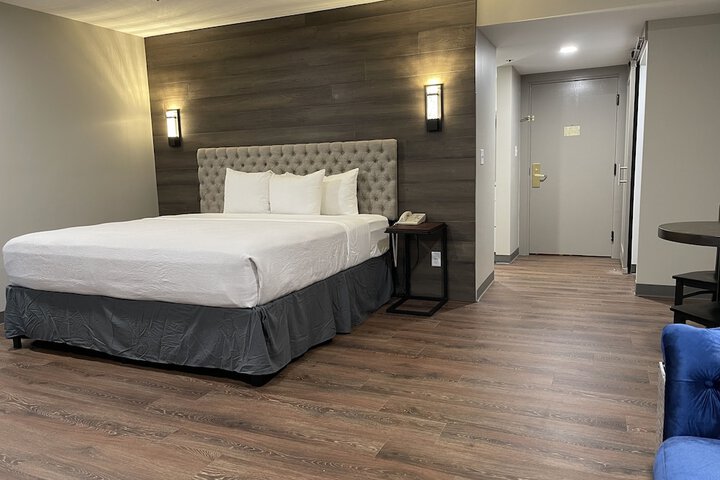 1 King Bed Deluxe Room (42 of 50)