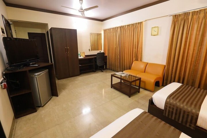 Room 14 of 37