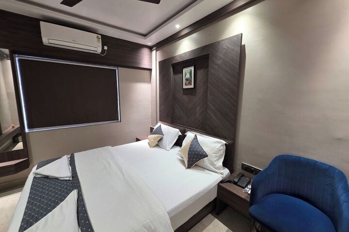Room 38 of 61