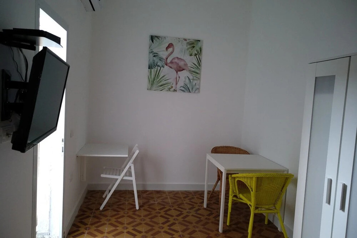 Room 3 of 20