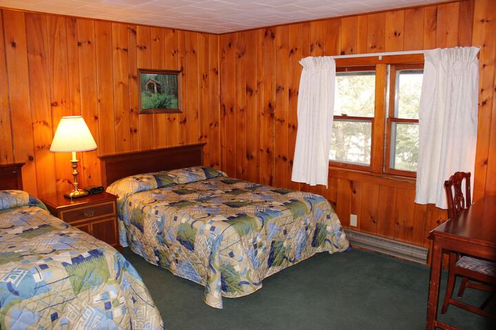 Pine Country Economy 2 Double Beds Pet Friendly (1 of 4)